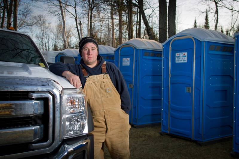 bathroom trailer rental